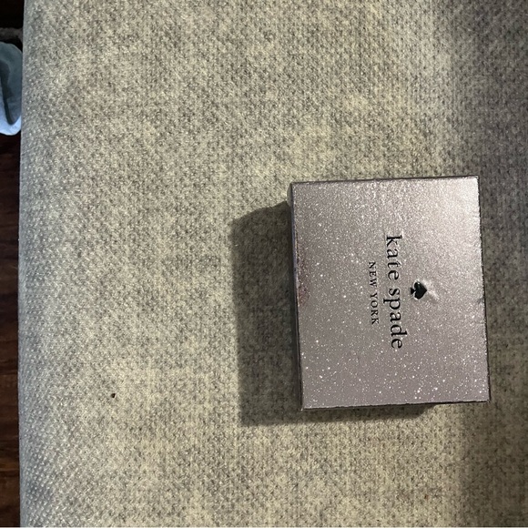 Kate Spade Saffiano Leather Silver Card Holder NWT - Picture 6 of 6